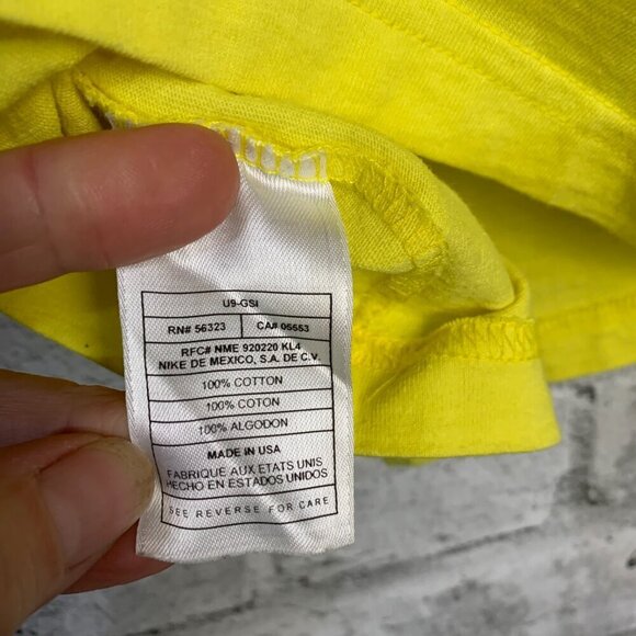 Nike Vintage 90s Centre Swoosh Yellow Short Sleeve Crewneck Cropped Tee - Picture 8 of 12